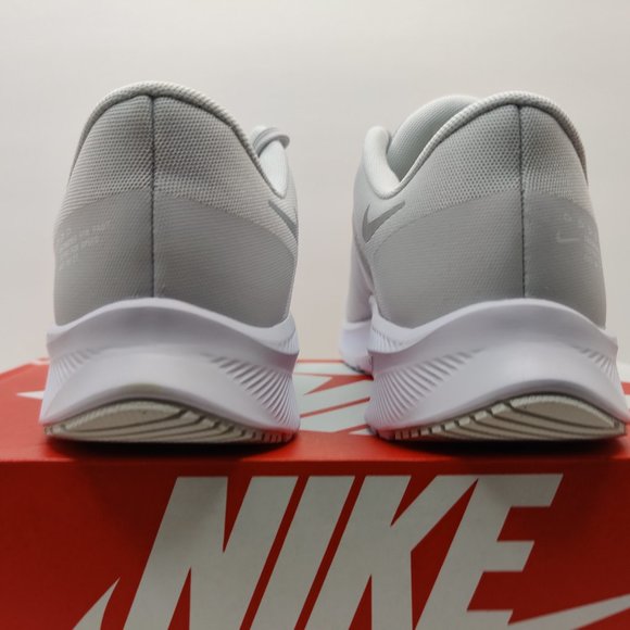 Women's Nike Quest 4 Road Running Shoes White Size 11 DA1106-100 - Picture 2 of 8